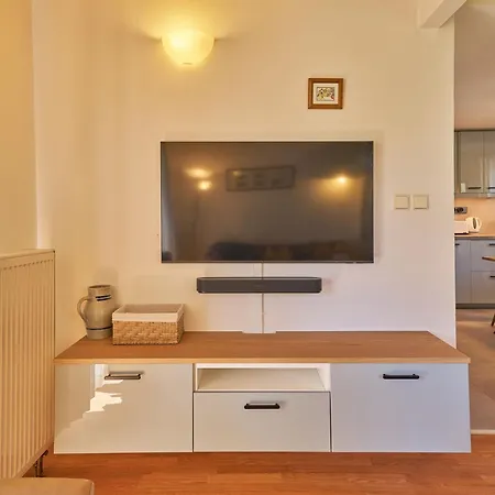 Hill 40 By Interhome * צ'רני דול